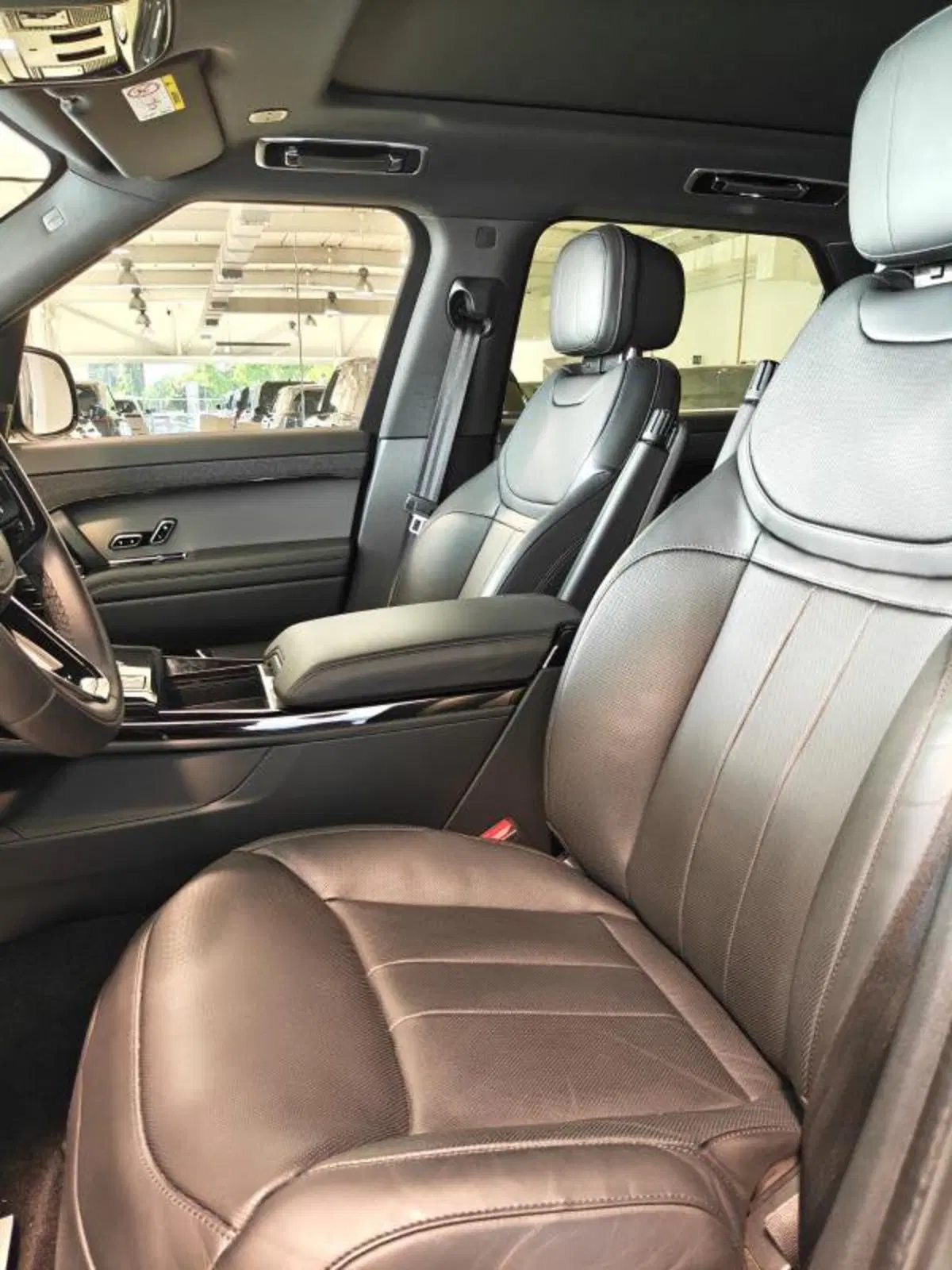 Land Rover Range Rover Sport usata a Venezia (12)