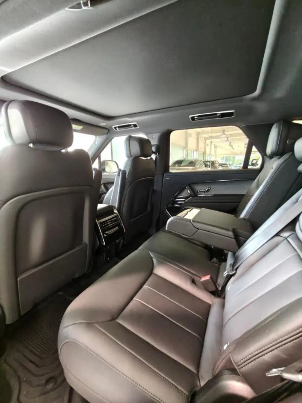 Land Rover Range Rover Sport usata a Venezia (12)