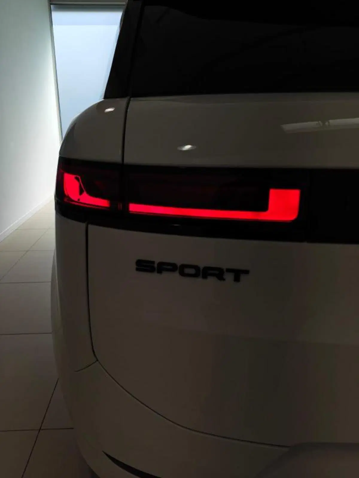 Land Rover Range Rover Sport usata a Venezia (9)