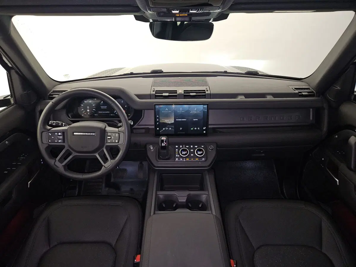Land Rover Defender usata a Bergamo (4)