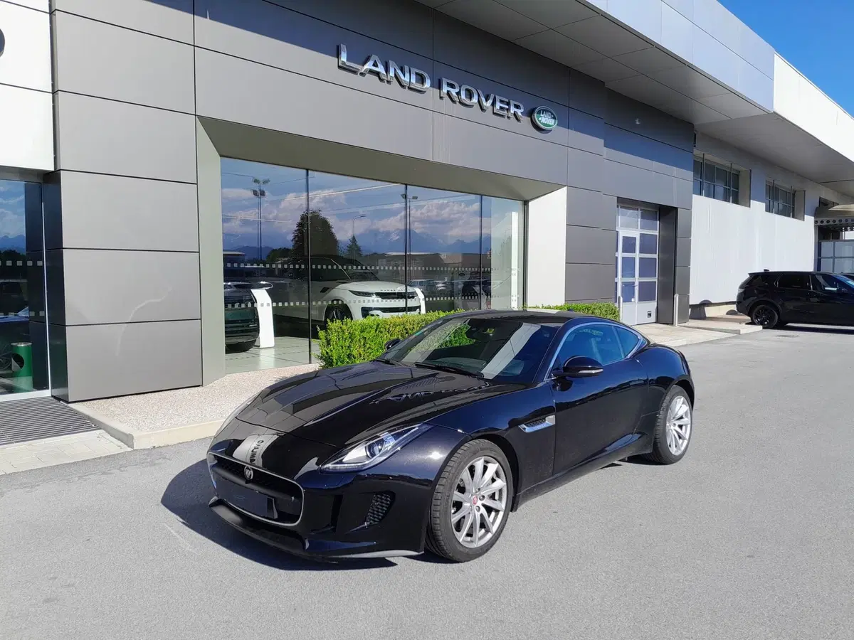 Jaguar F-Type Coupé usata a Cuneo