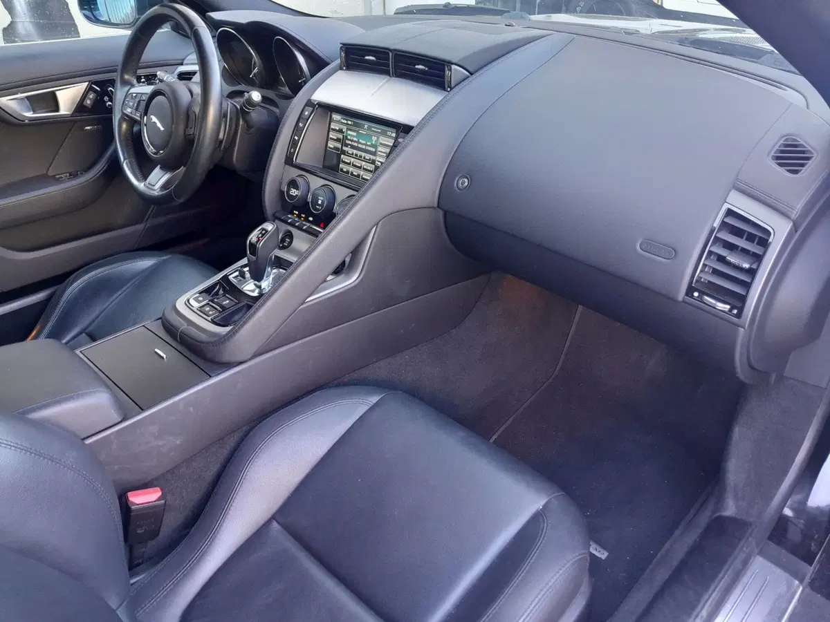 Jaguar F-Type Coupé usata a Cuneo (10)