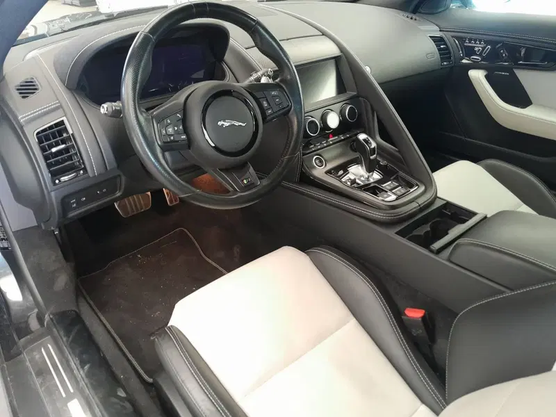 Jaguar F-Type Coupé usata a Cuneo (9)