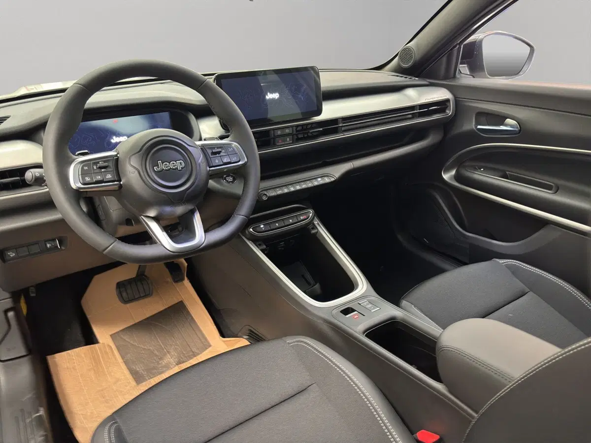Jeep Avenger nuova a Macerata (9)