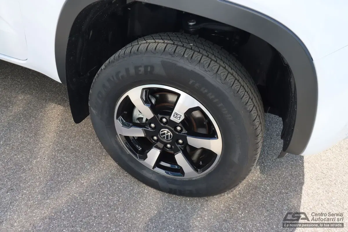 Volkswagen Amarok nuova a Bologna (5)