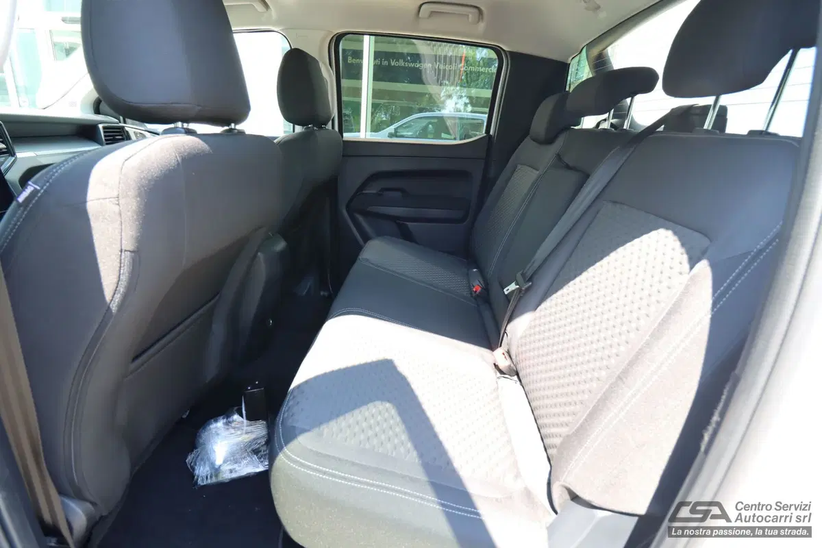 Volkswagen Amarok nuova a Bologna (8)