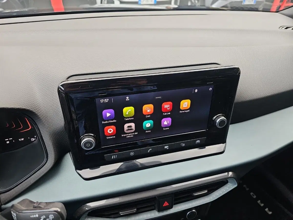 SEAT Arona usata a Lecco (15)