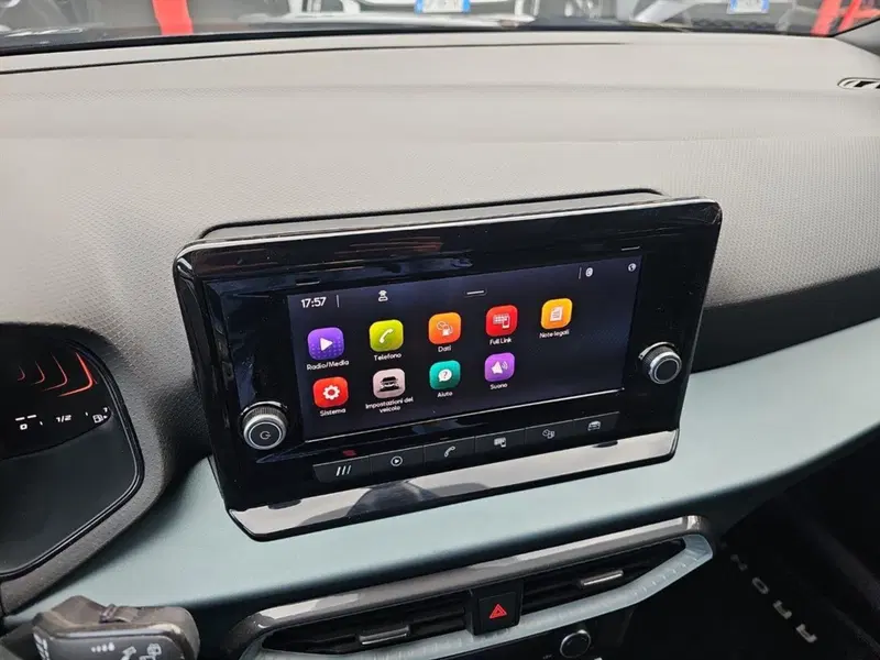 SEAT Arona usata a Lecco (15)
