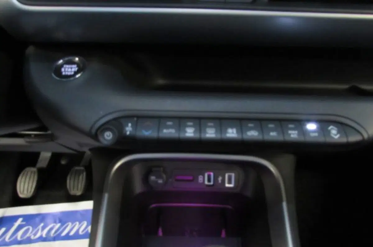 Jeep Avenger usata a Milano (11)