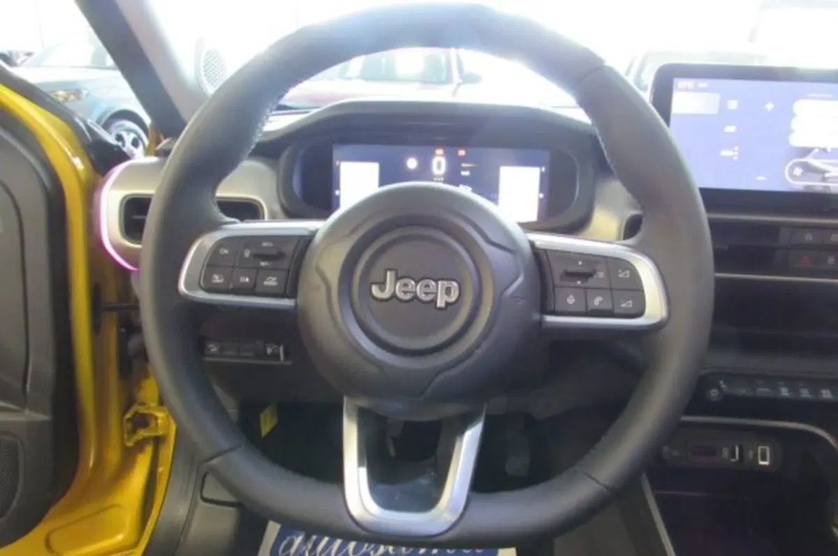 Jeep Avenger usata a Milano (13)