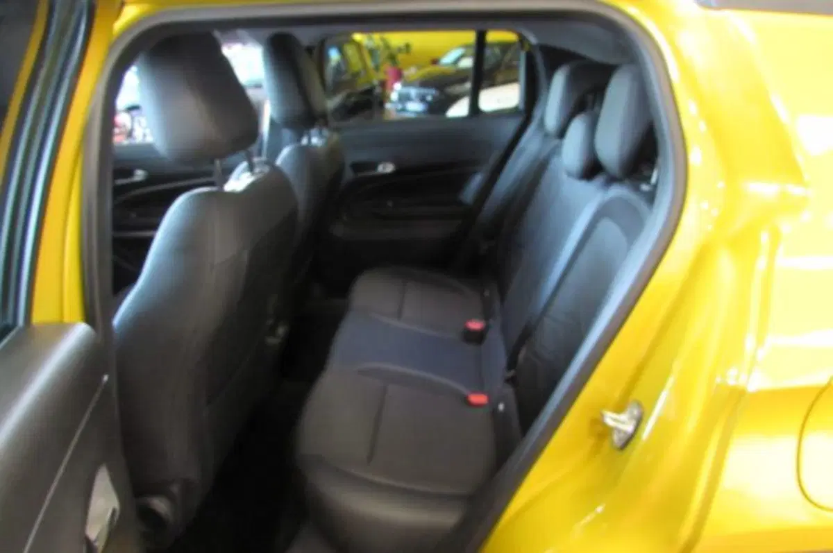 Jeep Avenger usata a Milano (15)