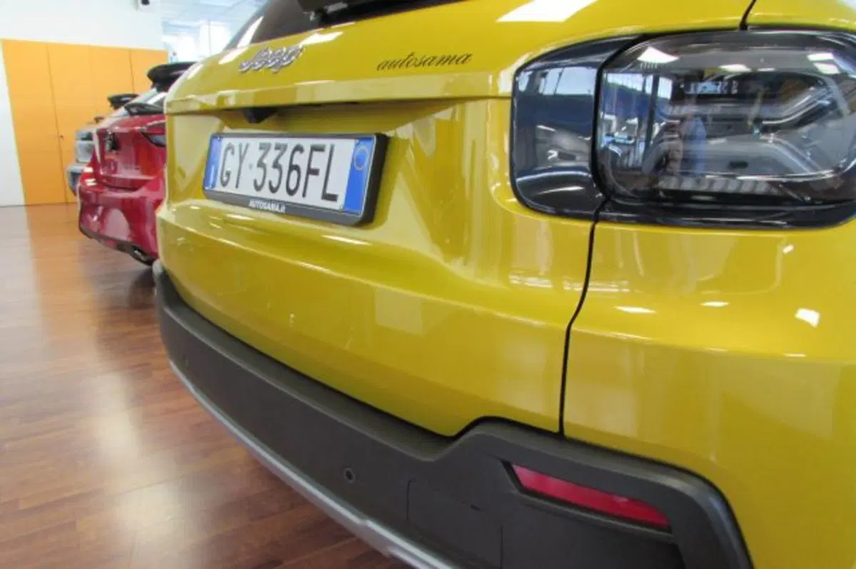 Jeep Avenger usata a Milano (17)