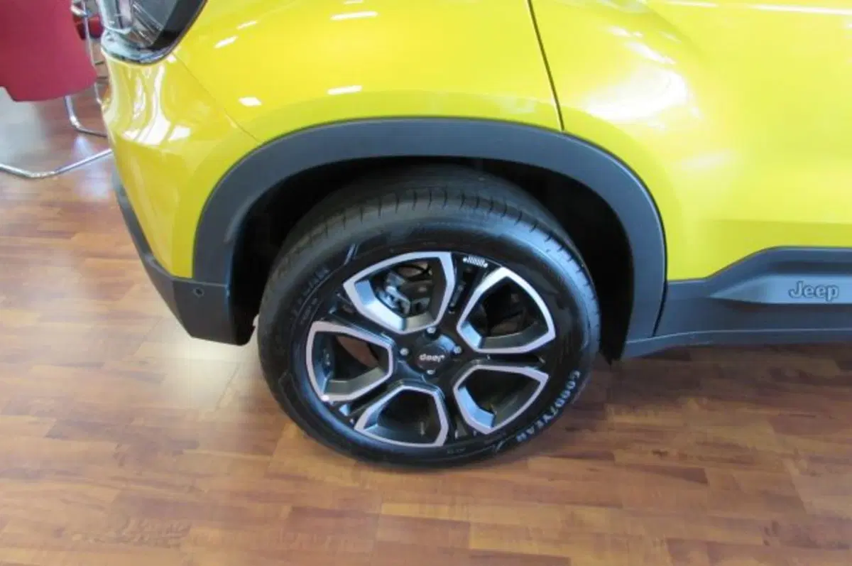 Jeep Avenger usata a Milano (18)