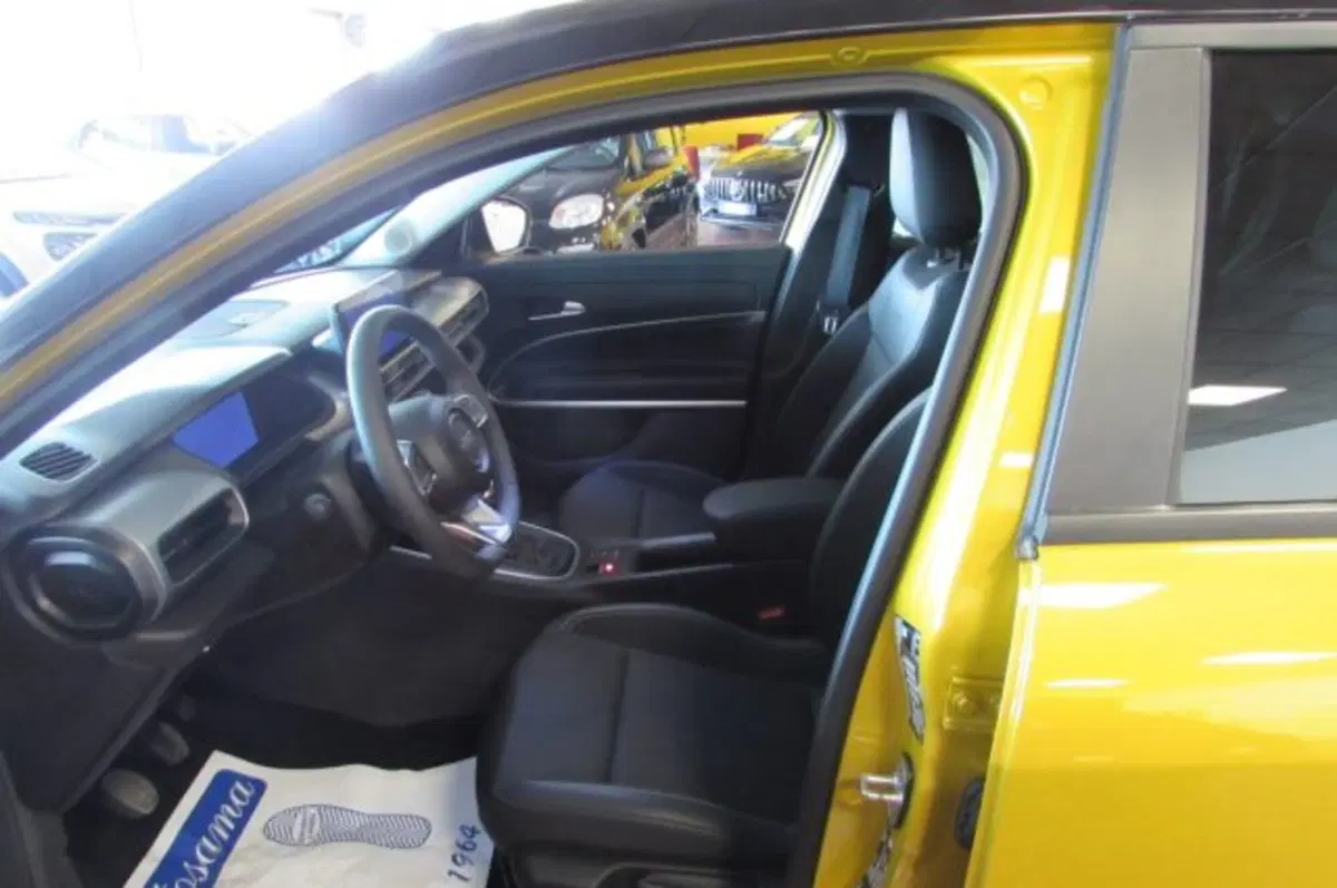 Jeep Avenger usata a Milano (8)