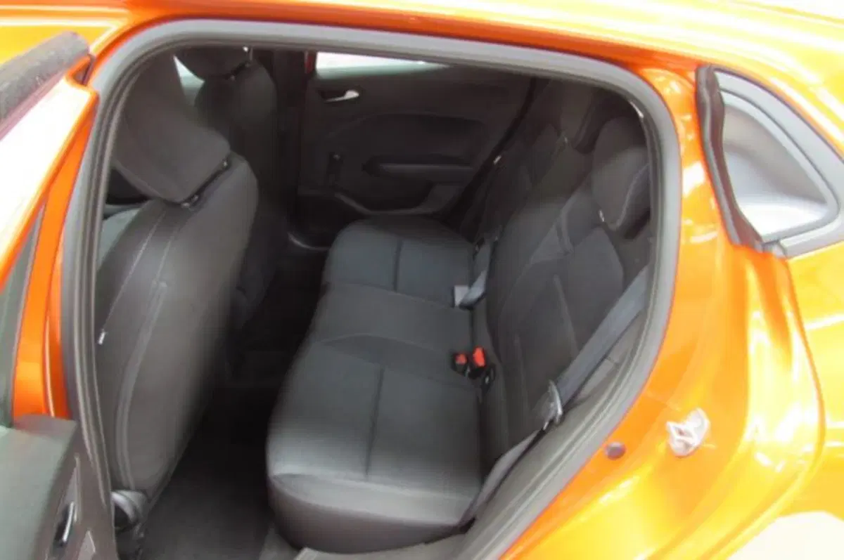 Renault Clio usata a Milano (13)