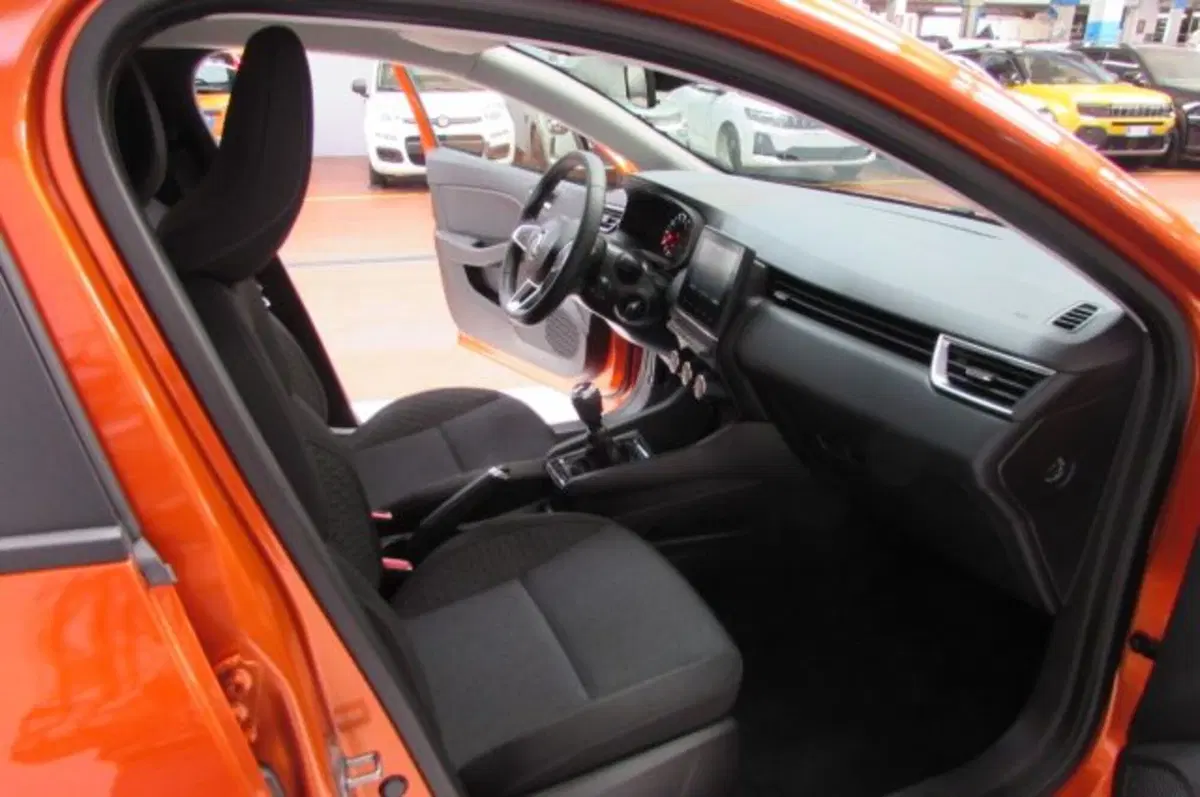 Renault Clio usata a Milano (16)