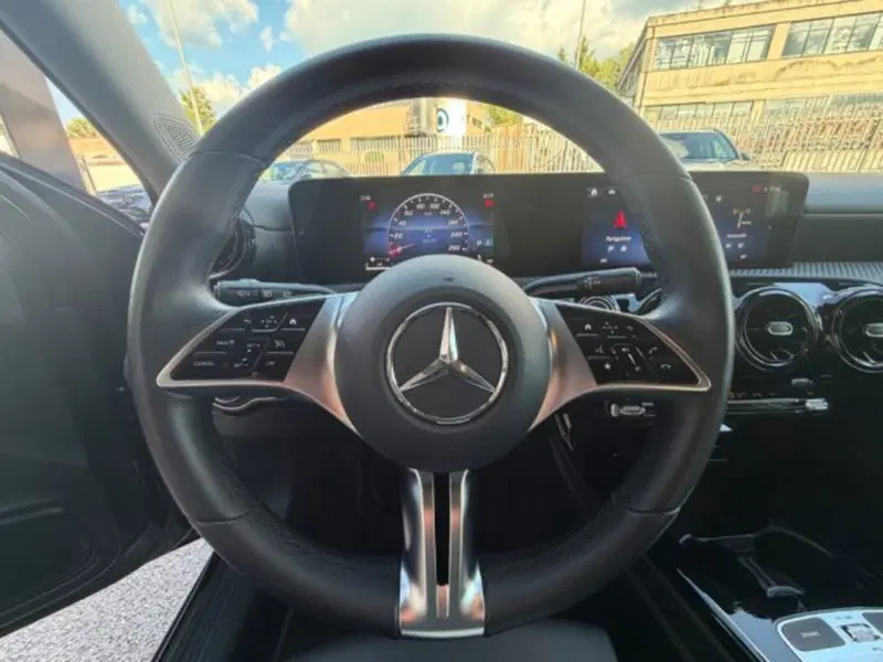 Mercedes-Benz Classe A Sedan usata a Potenza (10)