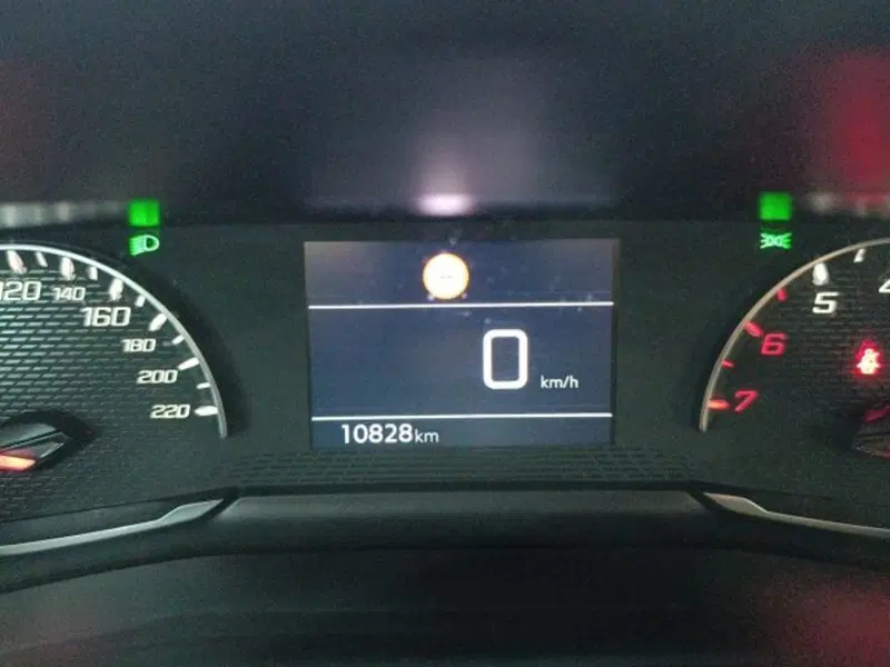 Peugeot 208 usata a Catania (15)