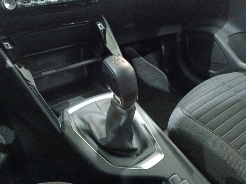 Peugeot 208 usata a Catania (8)