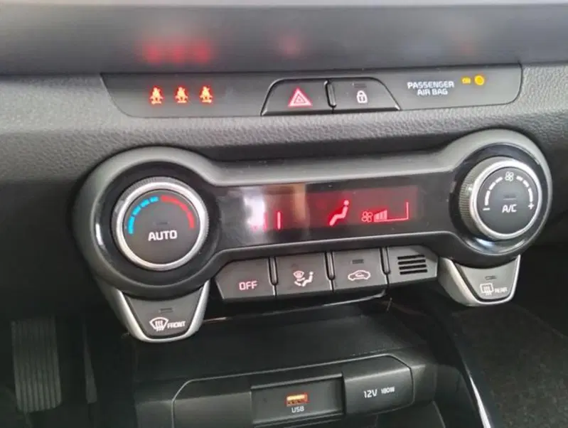 Kia Stonic usata a Como (14)