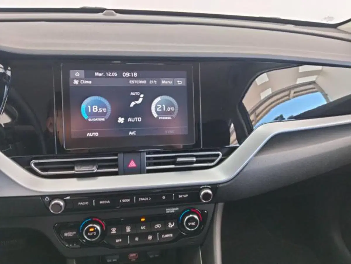 Kia Niro usata a Como (17)