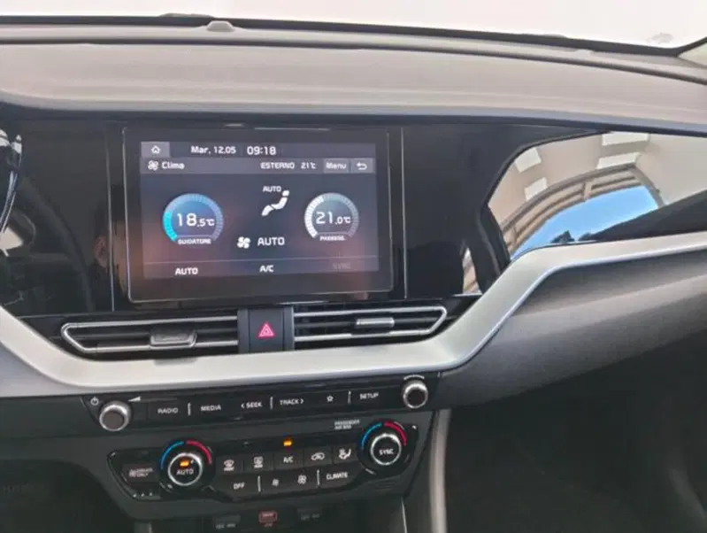 Kia Niro usata a Como (17)