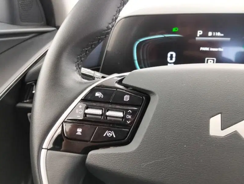Kia Niro usata a Como (11)