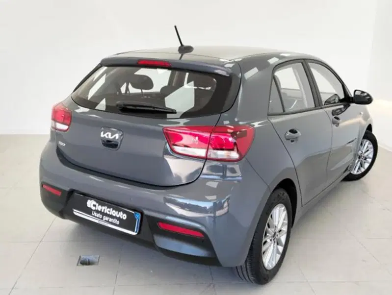 Kia Rio usata a Como (2)