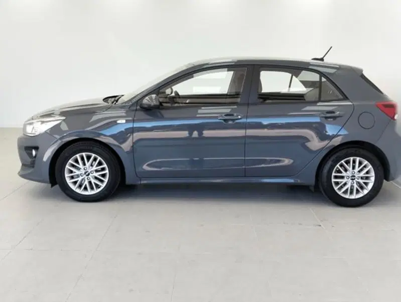 Kia Rio usata a Como (8)