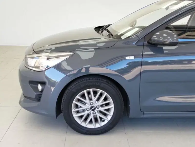 Kia Rio usata a Como (9)