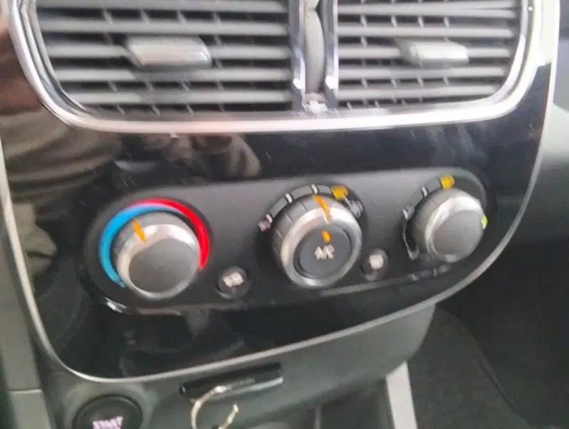 Renault Clio usata a Como (11)