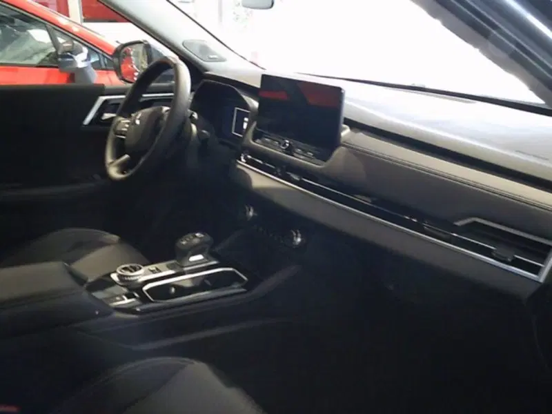 Mitsubishi Outlander nuova a Novara (4)