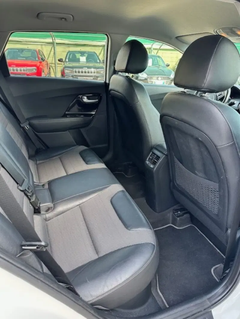 Kia Niro usata a Novara (11)