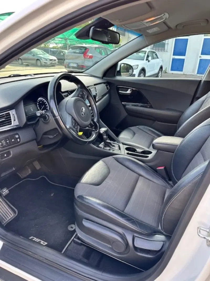 Kia Niro usata a Novara (9)