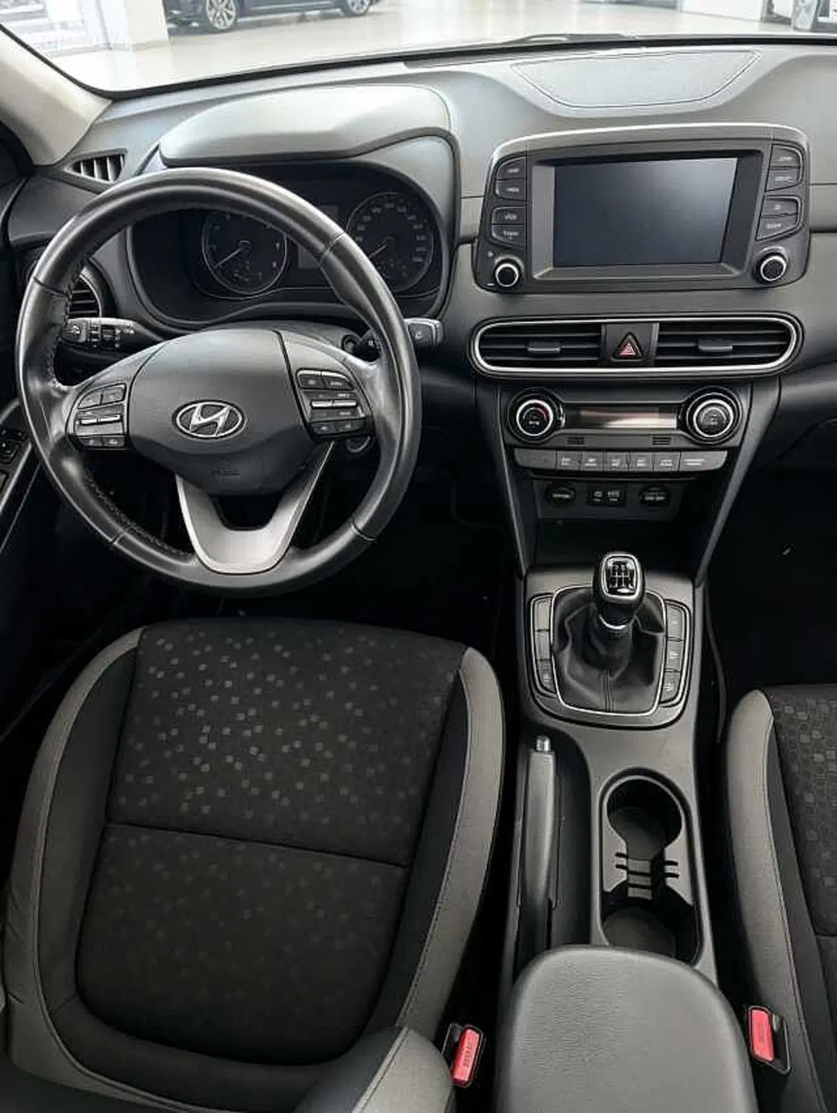 Hyundai Kona usata a Lecce (5)