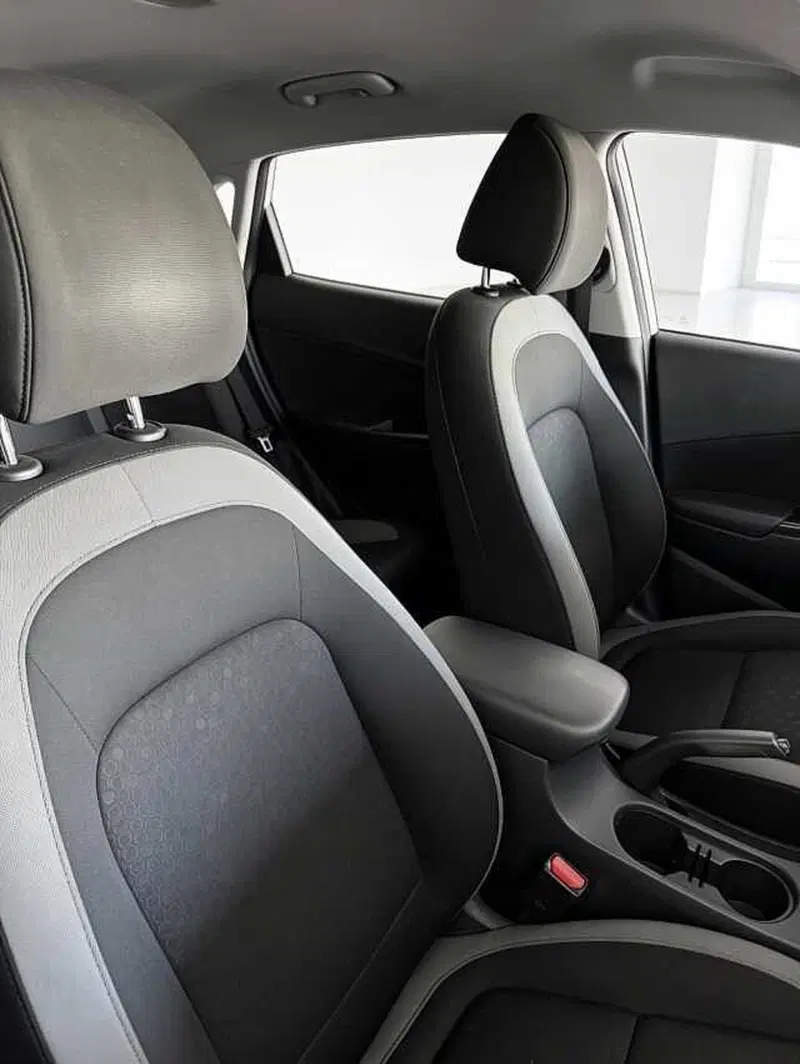 Hyundai Kona usata a Lecce (8)