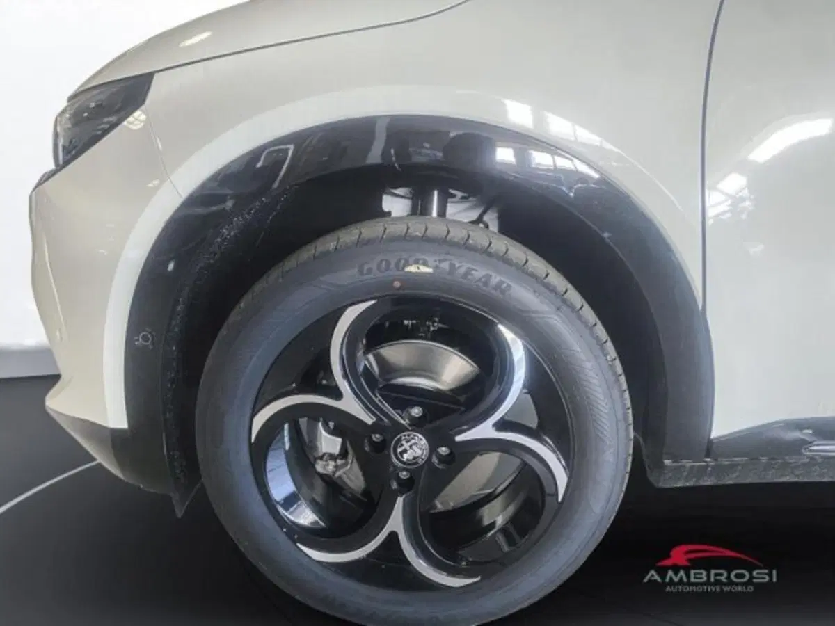 Alfa Romeo Junior nuova a Perugia (14)