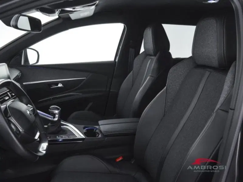 Peugeot 5008 usata a Perugia (9)
