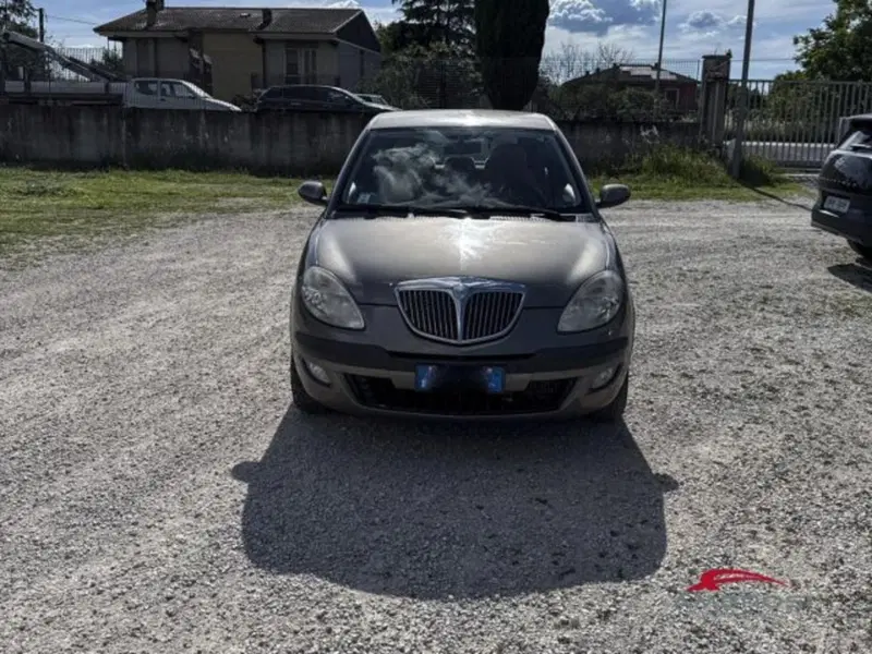 Lancia Ypsilon usata a Perugia