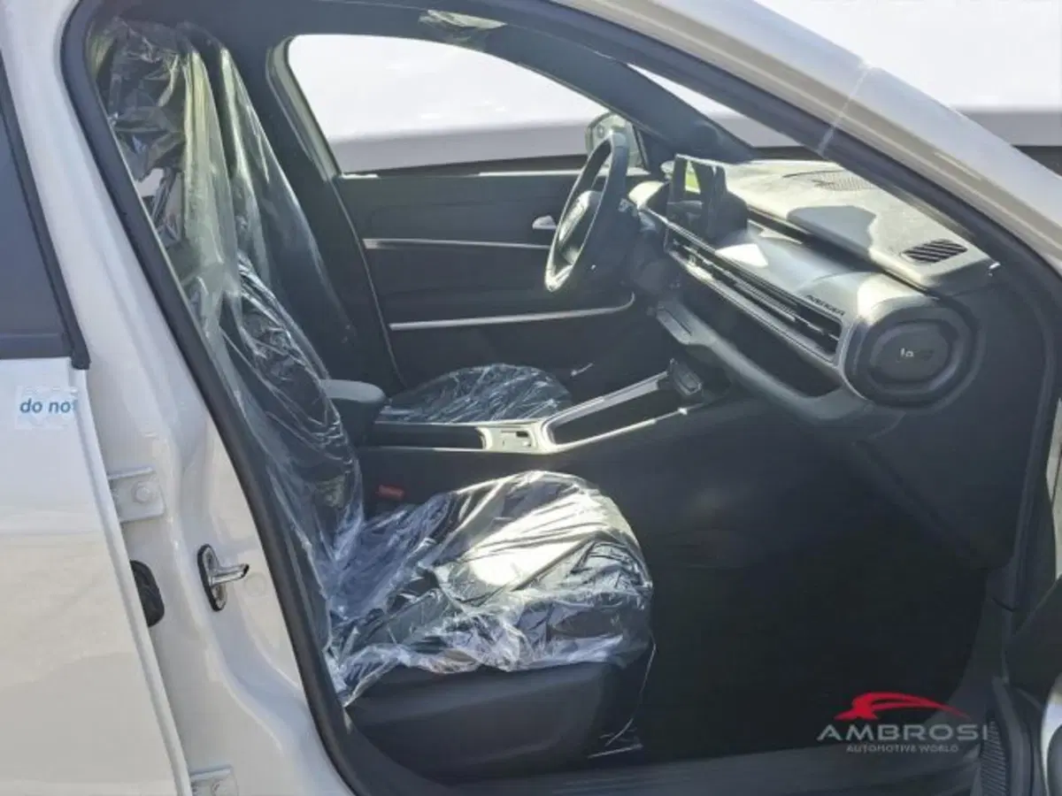 Jeep Avenger nuova a Perugia (12)