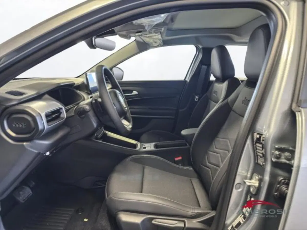 Jeep Avenger nuova a Perugia (10)