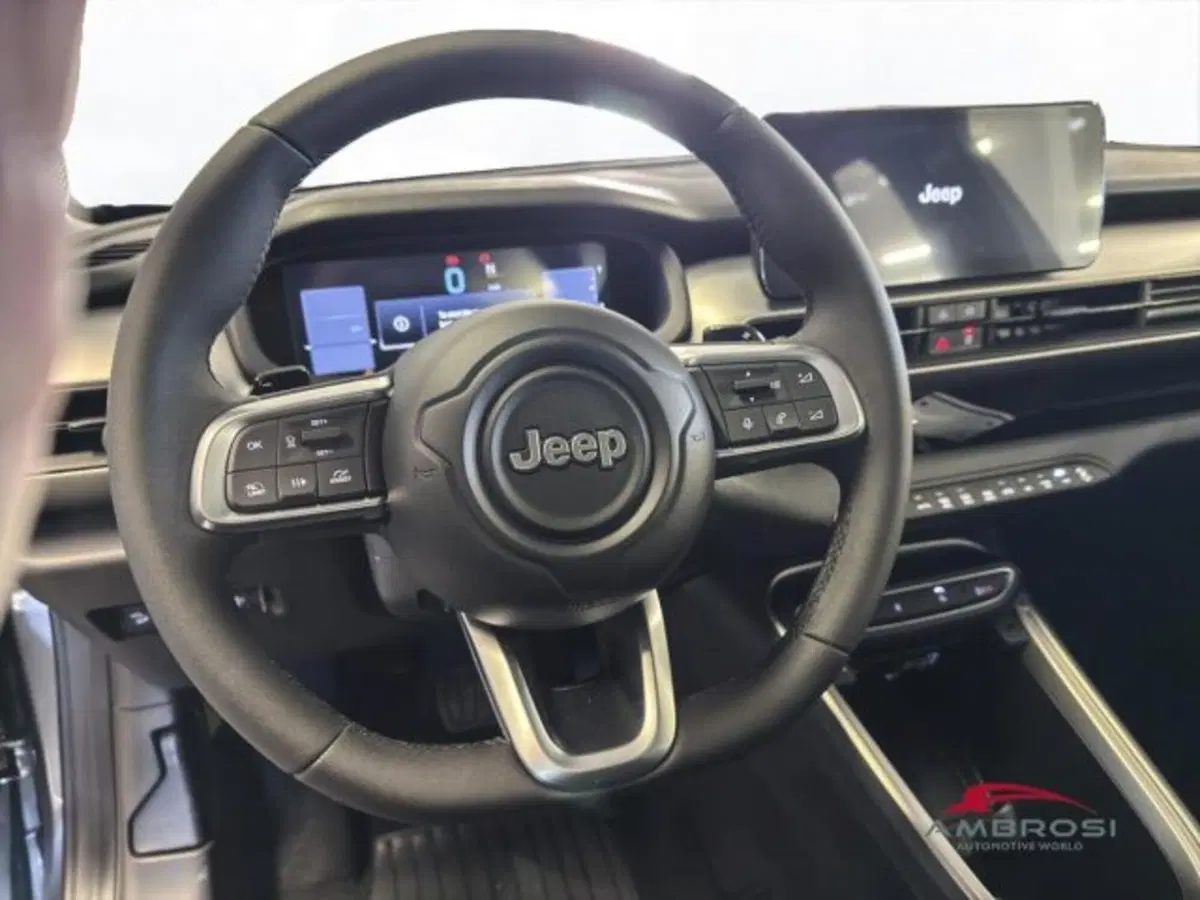 Jeep Avenger nuova a Perugia (14)