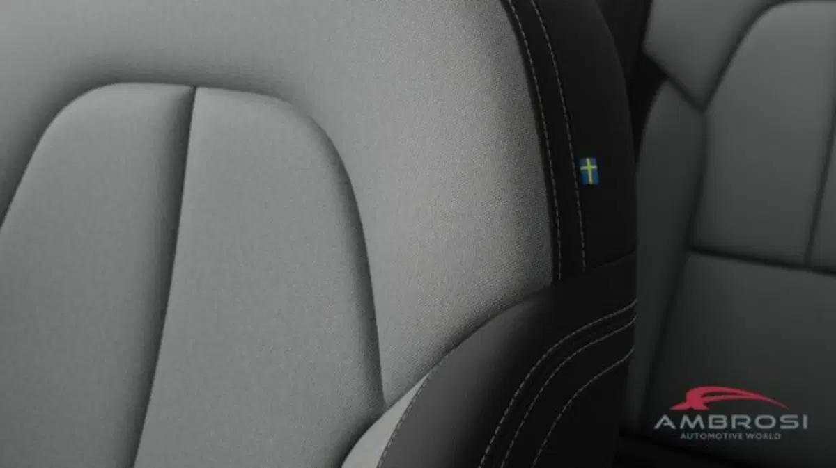 Volvo XC40 nuova a Perugia (11)
