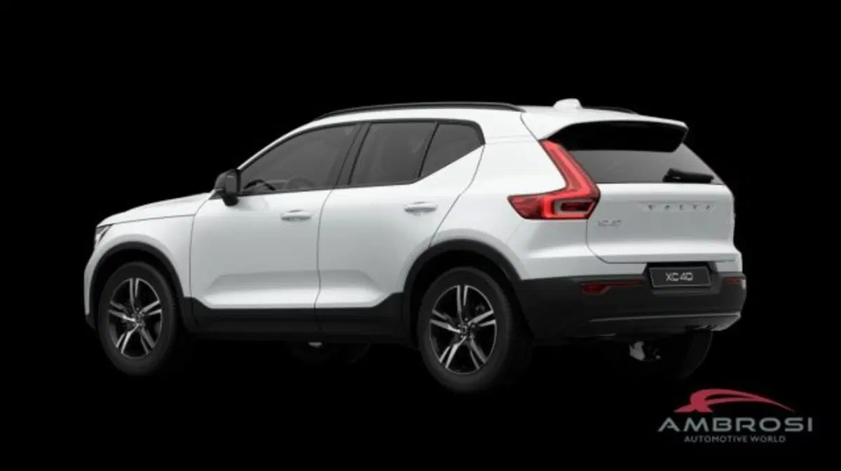 Volvo XC40 nuova a Perugia (3)