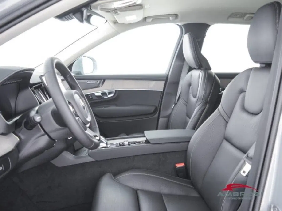 Volvo XC90 nuova a Perugia (8)