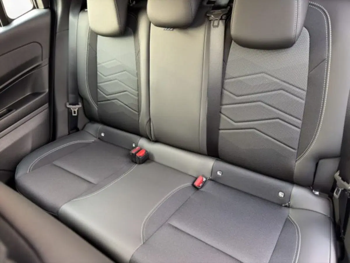 Jeep Avenger nuova a Perugia (11)