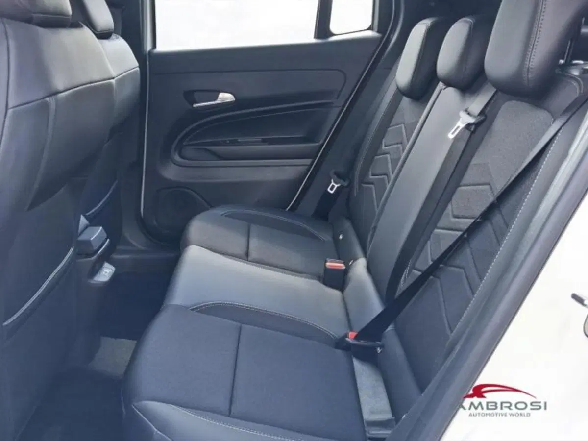 Jeep Avenger nuova a Perugia (11)