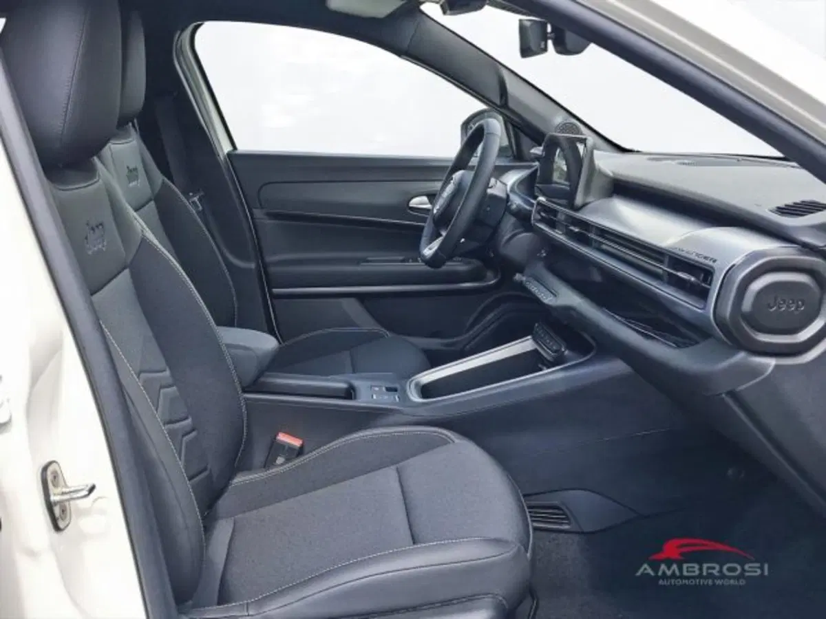 Jeep Avenger nuova a Perugia (12)
