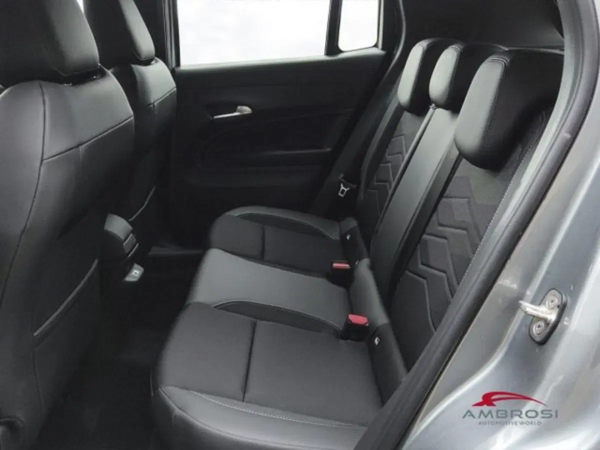 Jeep Avenger nuova a Perugia (11)