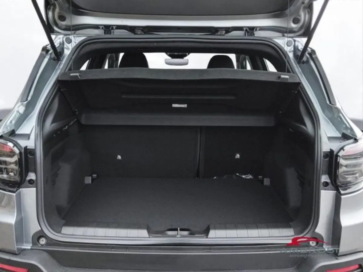 Jeep Avenger nuova a Perugia (9)